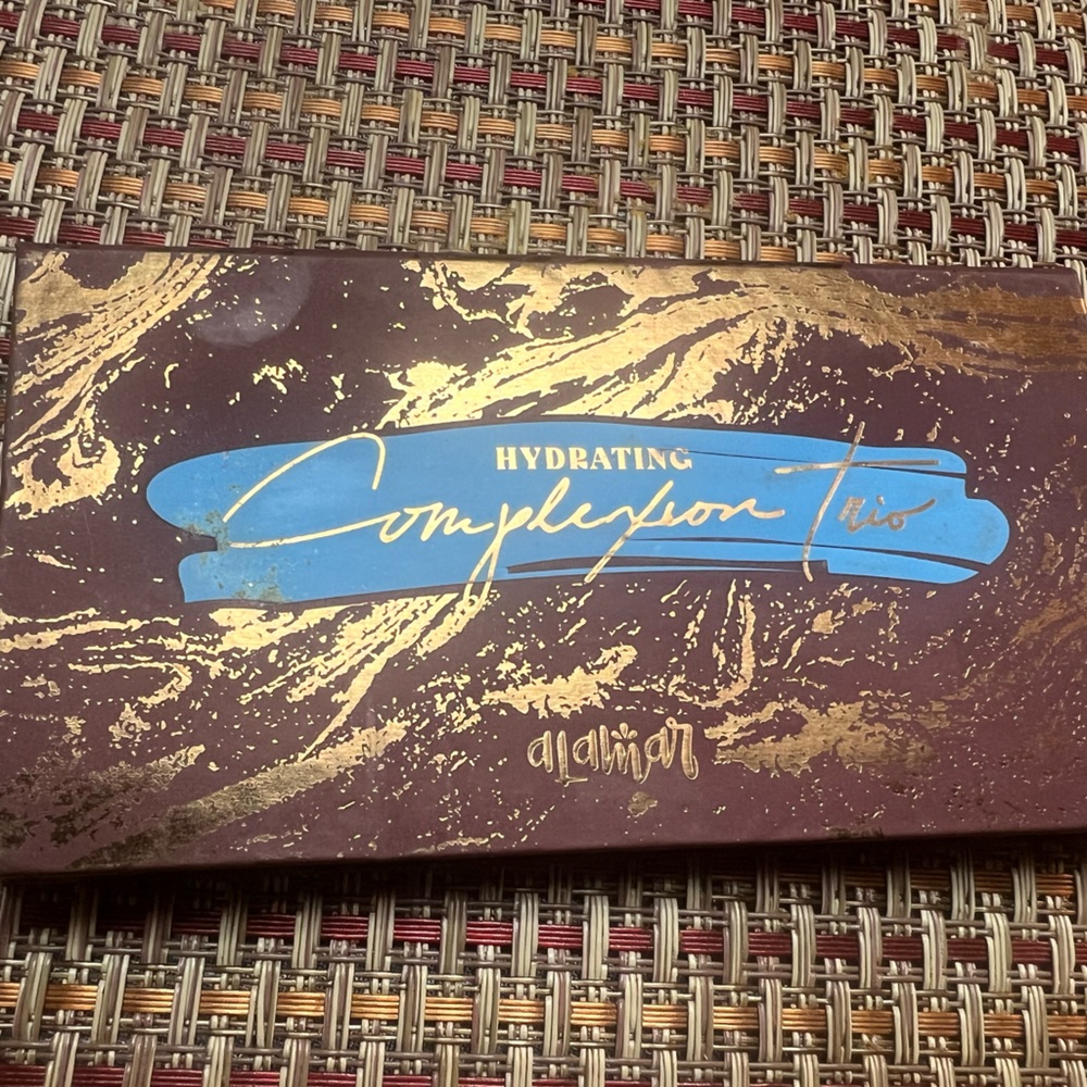 Alamar Hydrating complexion trios